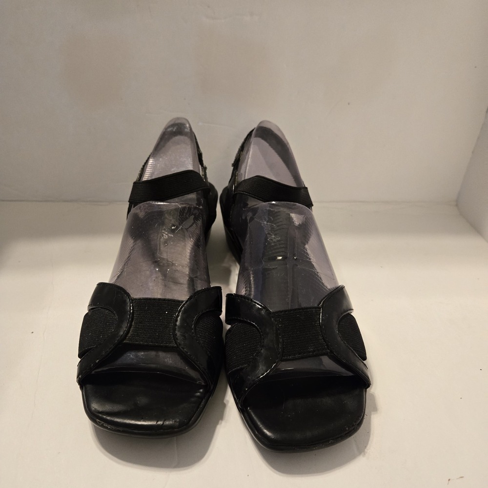 Lifestride Black Sling Back Vegan Leather 6.5 Low Heeled Dress Sandal Work Casua